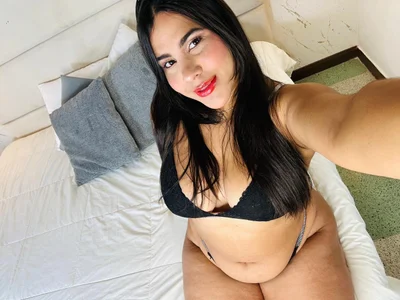 honeyannyy Curvy girl Pic