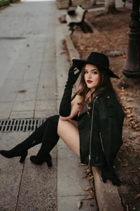 EmilyWhispers Public 사진 6