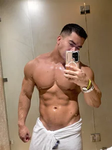 JOEYEVANSのPublicの 9枚の写真