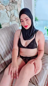 I feel like having fun with you right now 👀💋 od ShanaJamil  4 snímek