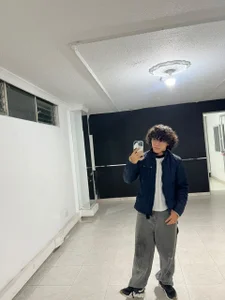 adrian_black86306: Mirror photos ( 3 фото)