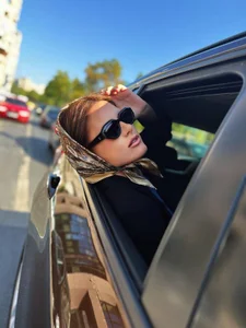 AmedeeaBanks On the way to Studio Pic