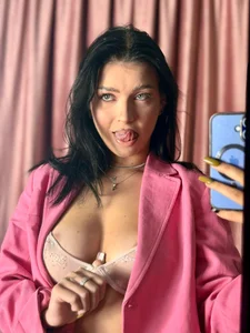 MeganSin_ Hot Secrets Pic 2