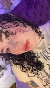 Danee_19_ hellour guys টি ছবি