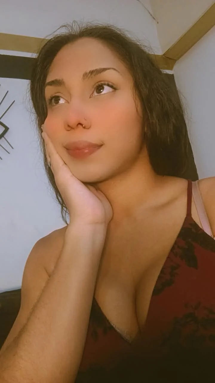 EmilyGomezLS-এর ট্রেন্ডিং  1365টি ছবি