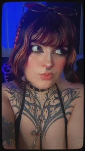 Mariana_velezz Girl Y2K! 💜  6. fénykép