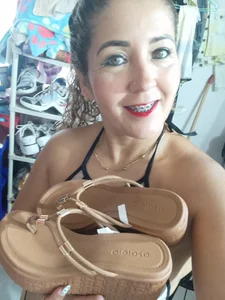 camile_milf When they ask me what shoes I have to wear in private shows Pic 4