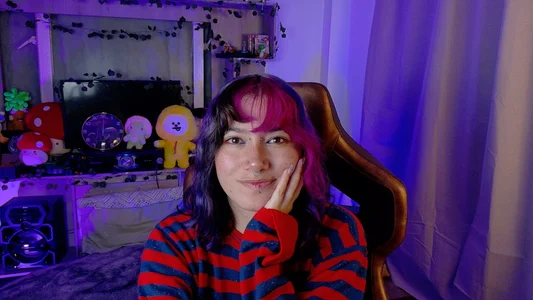 _zephyr_ Cute 80s girl here!!! ❤️‍🔥✨ Pic 5