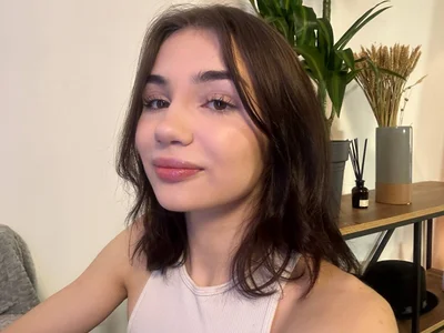 Kelly_Haren smile Pic 2