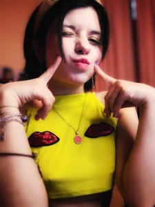 A BRIGHT SMILE WILL BRIGHTEN UP YOUR DAY 😊🤭💛 de Katya_Zaitseva  9 Imagens