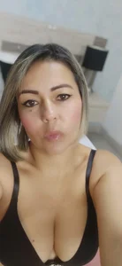 ariana-martins Public Pic