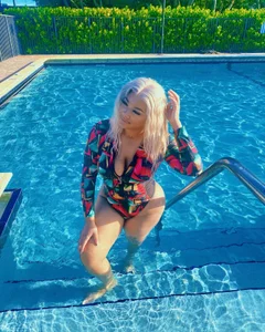 dvtbvby 💦☀️ Εικόνα