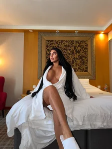BIGBOOTYELLIEXXX Me - {count, plural, one {תמונה אחת} two {שתי תמונות} many {# תמונות} other {# תמונות}}