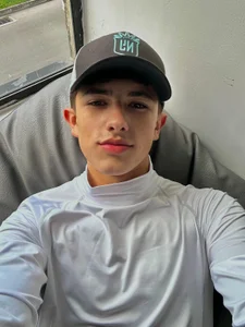 Love od LIAM_CARTER1  3 snímek