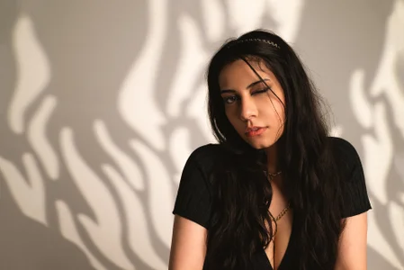 RitaVirginia Choose angel or demon Pic 5