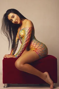 emiily_s sexy body Pic 3