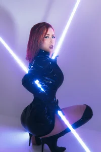 MadelineFox Led dark Bilde