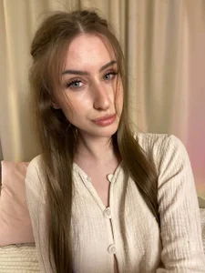 EllieRough Charming u Bilde