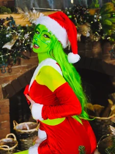 DorothyGilbert1 sexy Mrs. Grinch Immagine  6