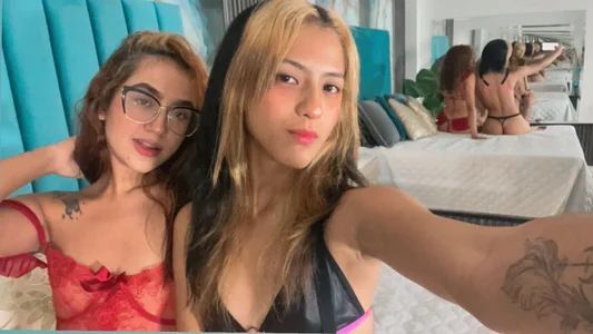 AlishAndPayton Sexy skinnies Colombian girls Pic 2
