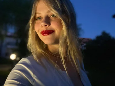 RoyalNovaX My red lips Pic