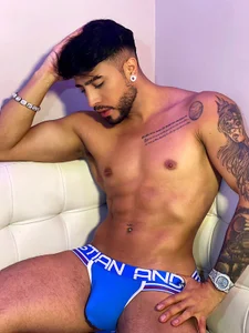 Entre lo sutil y lo prohibido 🔥 de teo_swt  5 Imagens