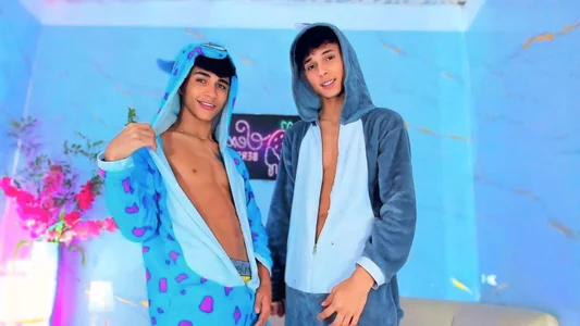 boyswantingplayJose and Alejandro图片 2