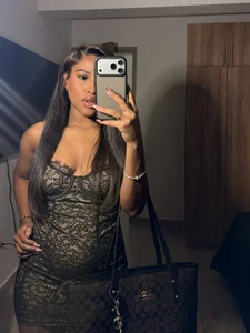Dressed like a princess, thinking like a sinner. 🤍 de selena_monroy  7 Imagens