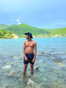 Rogers_cum_ A sunny day Immagine  2