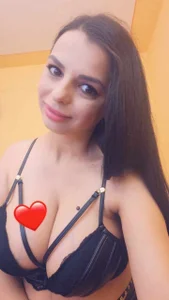 juliahayessxx see me Pic 2