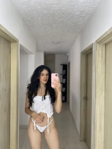 AngelinaRoss_ Selfie time Pic 5