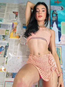 PamelaAnderson_2 my new dress Pic 4