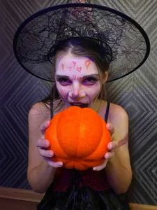 naughty witch od MollyLollipop  snímek