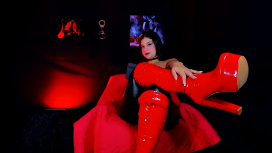 JessicaStones adoring my boots and my cigarette Foto