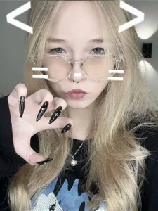 Public de EmeliaZxc  2 Imagens