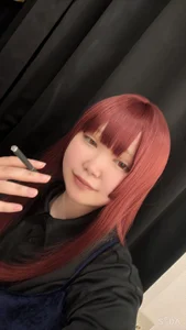 miwako_mothi ウィッグ被ってる💄❤️ Hình 2