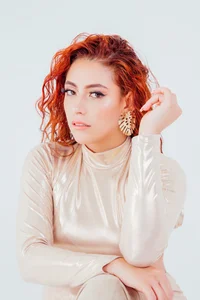 JupiteFox Golden Elegant Girl Pic 6