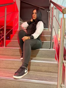 Mia_cm Do you want to ask me out? Foto 9