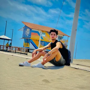 The sea is one of the places where I am happy de dylancrugerx  3 Imagens