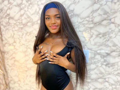 EXOTIC_EBONY_ Pretty ebony! 😏  2টি ছবি