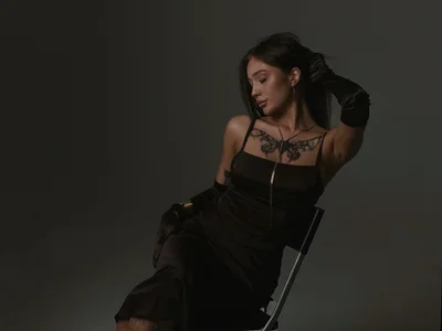 AlishaRubyのtouch my body😻の 5枚の写真