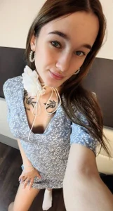 what do you think of the dress? de FredericaEden  3 photos