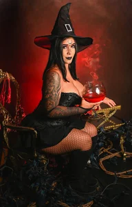 SheylaBakerr Be careful! You might fall under my spell. 🧙‍♂️ Immagine  6