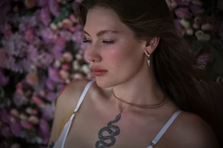 Liv_Fay Check my Hot Secret 😎 Foto 4