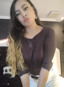 Coral_Gibson Sexy horney Foto 3