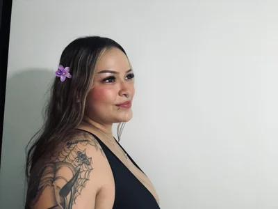 Sofia-_- Public Pic 6