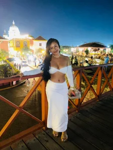 NoiraVale I’m glowing for you, love 💕 I’m live now from 8:30 AM to 3:30 PM (Colombia) just waiting to spoil y Pic 2