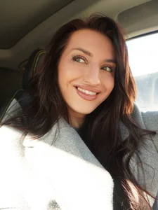 Lorynaa Public Pic 5