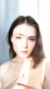 Lunni_03 Public Pic