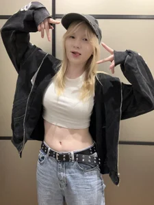KoriMelon is this a girly outfit? slika